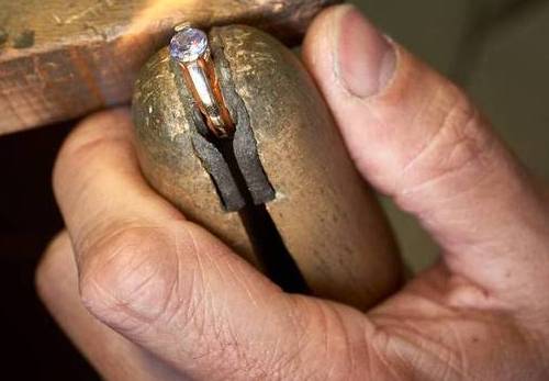 Comment Reconnaitre et Choisir un Diamant Éthique ?