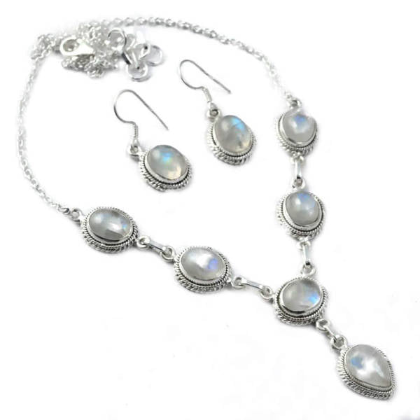 Collier avec Pierre de Lune Ovale Athéna